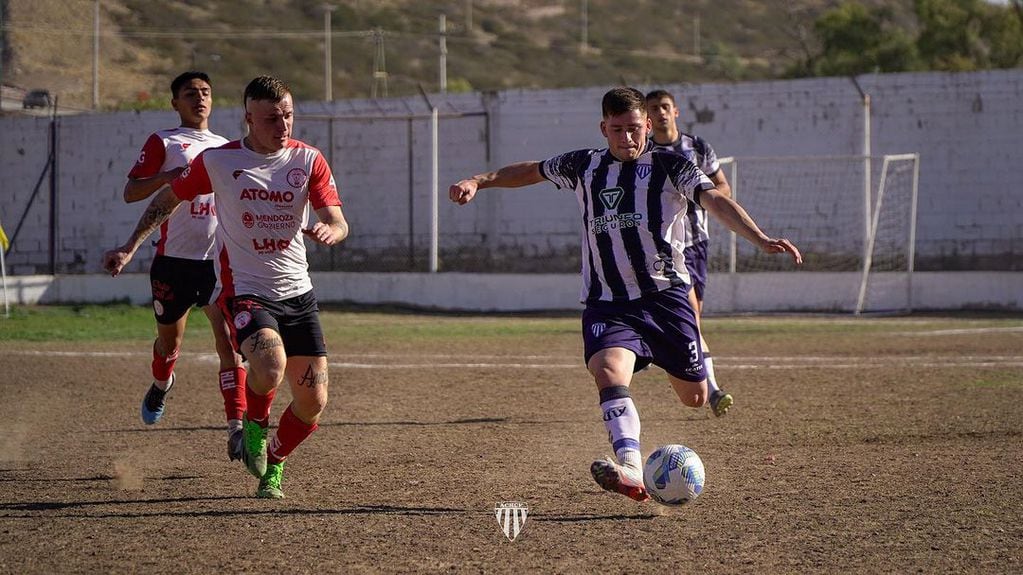 Academia Chacras y Huracán Las Heras igualaron 1 a 1. Los goles fueron anotados por Juan Carrique en favor de Chacras y Matías Dieli para Huracán.