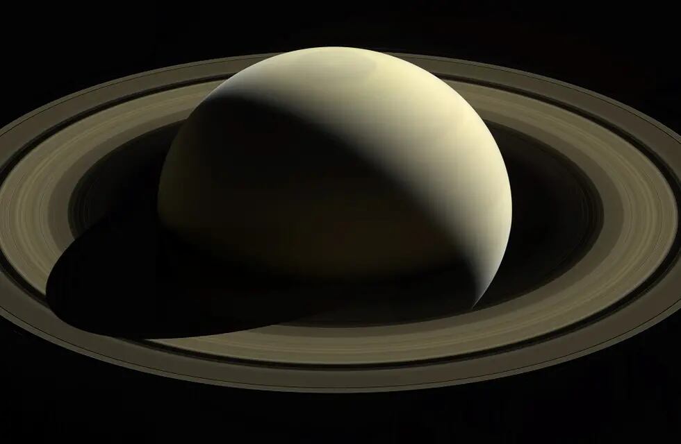 La razón por la que Saturno está perdiendo sus icónicos anillos