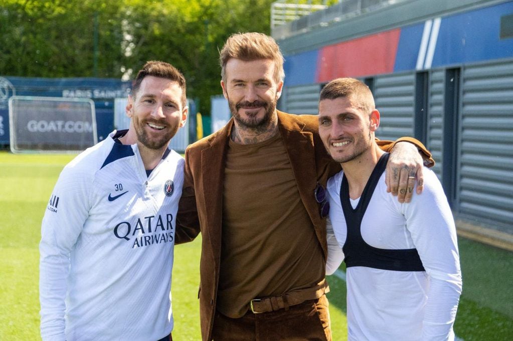 Lionel Messi y David Beckham, uno de los hombres fuertes del Inter de Miami. En la foto también se luce Verrati, volante italiano. (AP / archivo)
