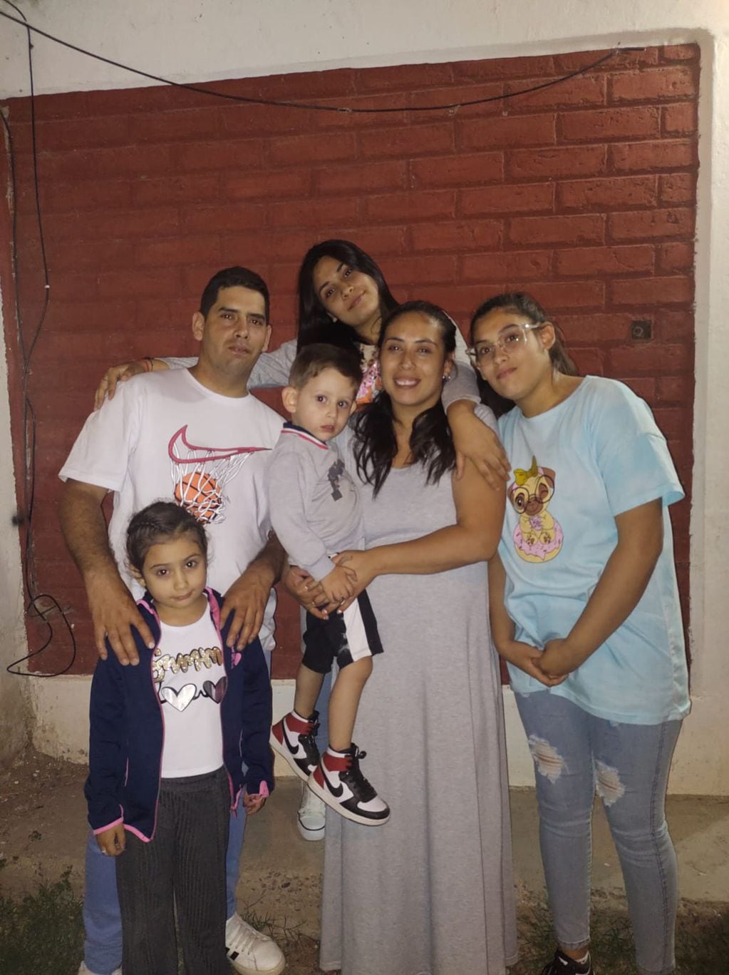 Dámaris Álvares junto a su familia - Gentileza Yesica Olguin