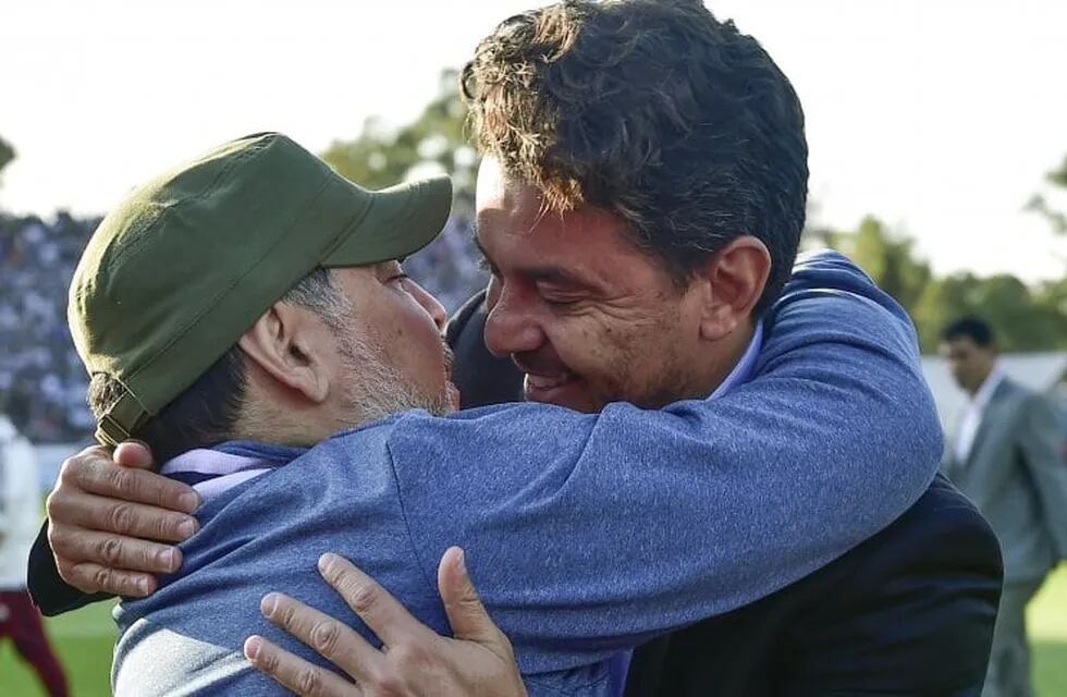 El último gran abrazo entre Diego Maradona y Marcelo Gallardo. / Gentileza.