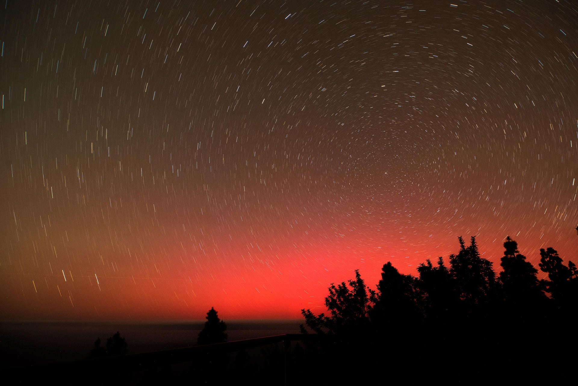 Aurora Boreal en Canarias, España. Foto AFP