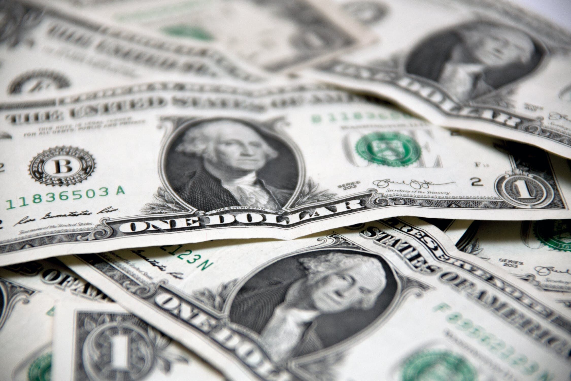 Dólar hoy: cerró a $57,29 en su primera jornada tras las PASO 