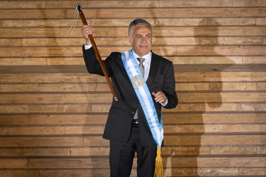 Jura y entrega de bastón de mando al nuevo gobernador de la provincia de Mendoza Alfredo Cornejo.
Foto: Ignacio Blanco / Los Andes 