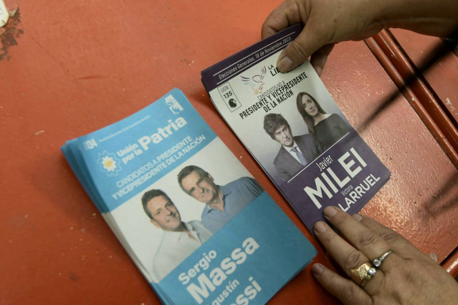 En vivo Elecciones 2023 Balotaje Mendoza: Expectativa por el voto de los candidatos a presidentes. Foto: Orlando Pelichotti / Los Andes