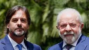 Presidentes Lacalle Pou de Uruguay y Lula de Brasil