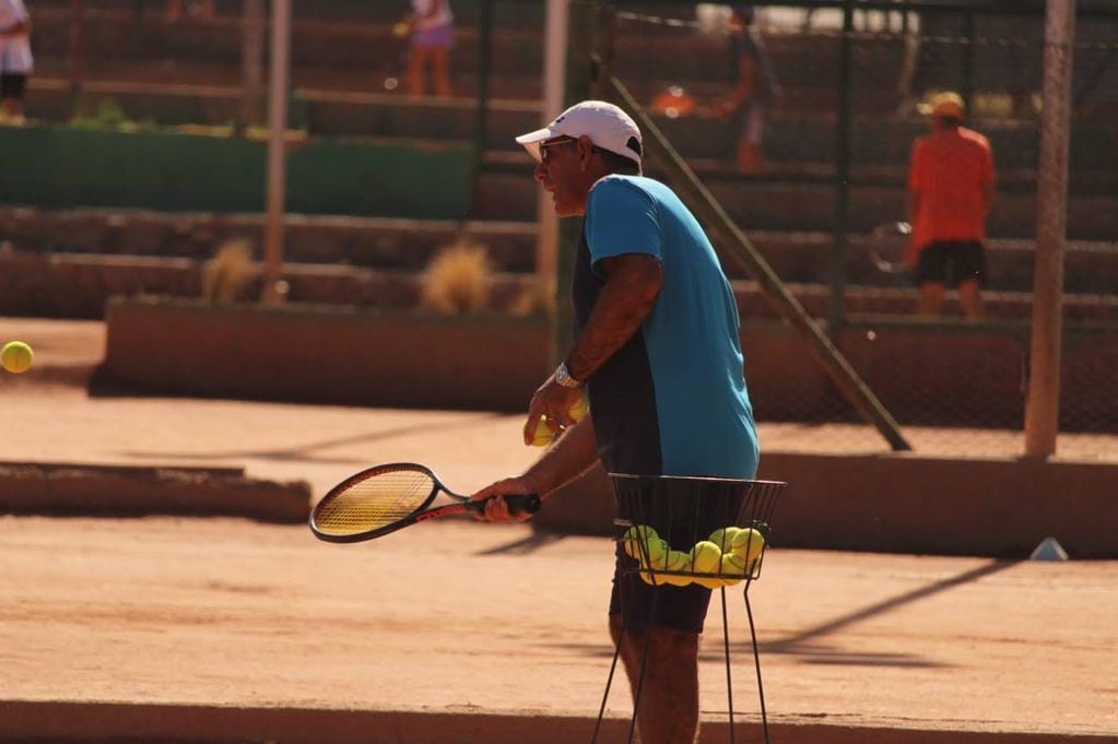 Pablo Vergara, un maestro del tenis en la provincia de Mendoza. / Gentileza.