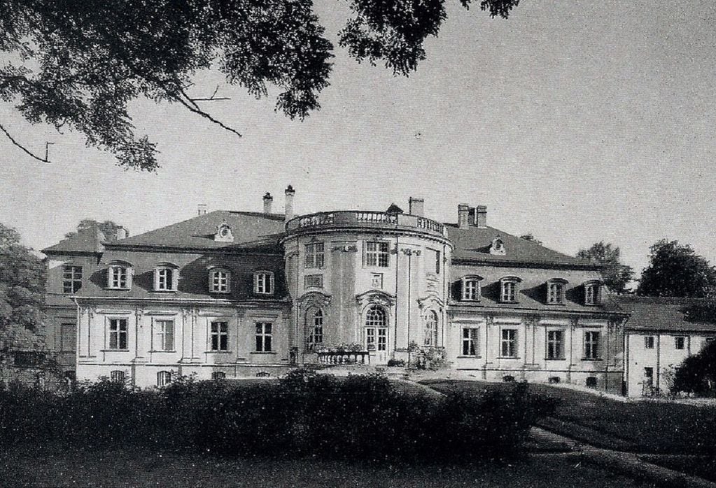El palacio donde estaría el tesoro de Hitler valuado en 700 millones de dólares - 