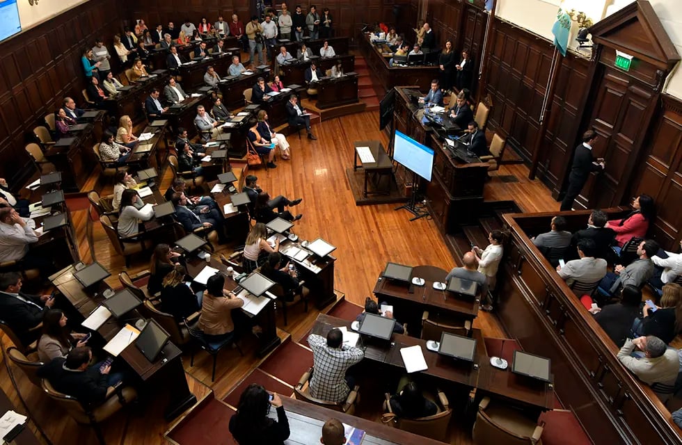 Las fuerzas minoritarias se juegan la permanencia en la Legislatura.
Foto: Orlando Pelichotti / Los Andes