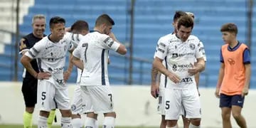 Independiente Rivadavia cayó derrotado ante Almagro por la mínima pero su técnico no se fue conforme. 
