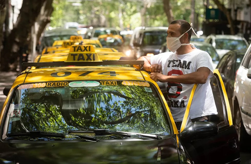 Los taxistas advierten que hay un claro desajuste entre sus costos y las tarifas.