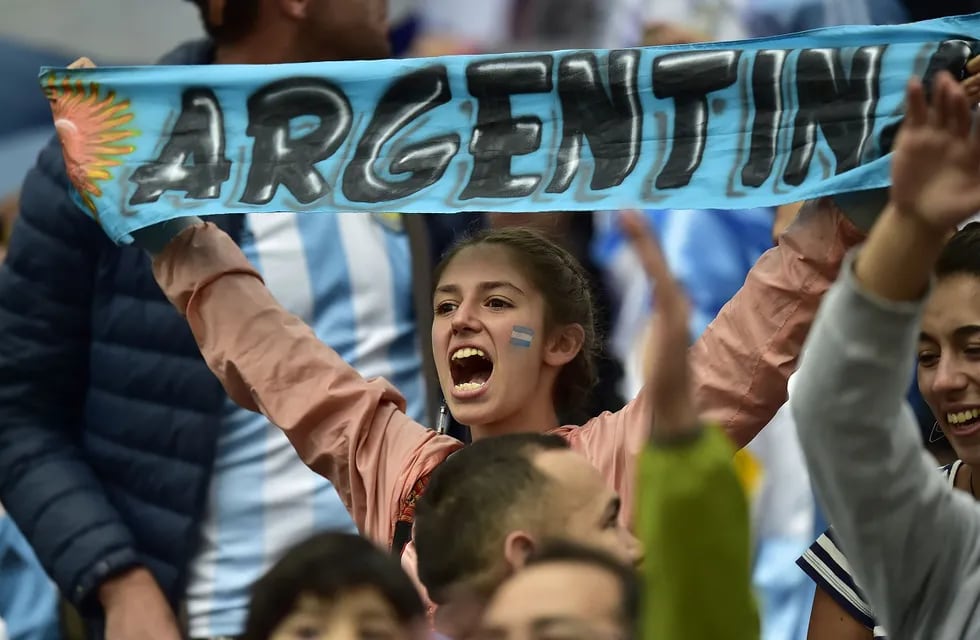 Los mil hinchas argentinos se hicieron sentir en el Olímpico Atahualpa 