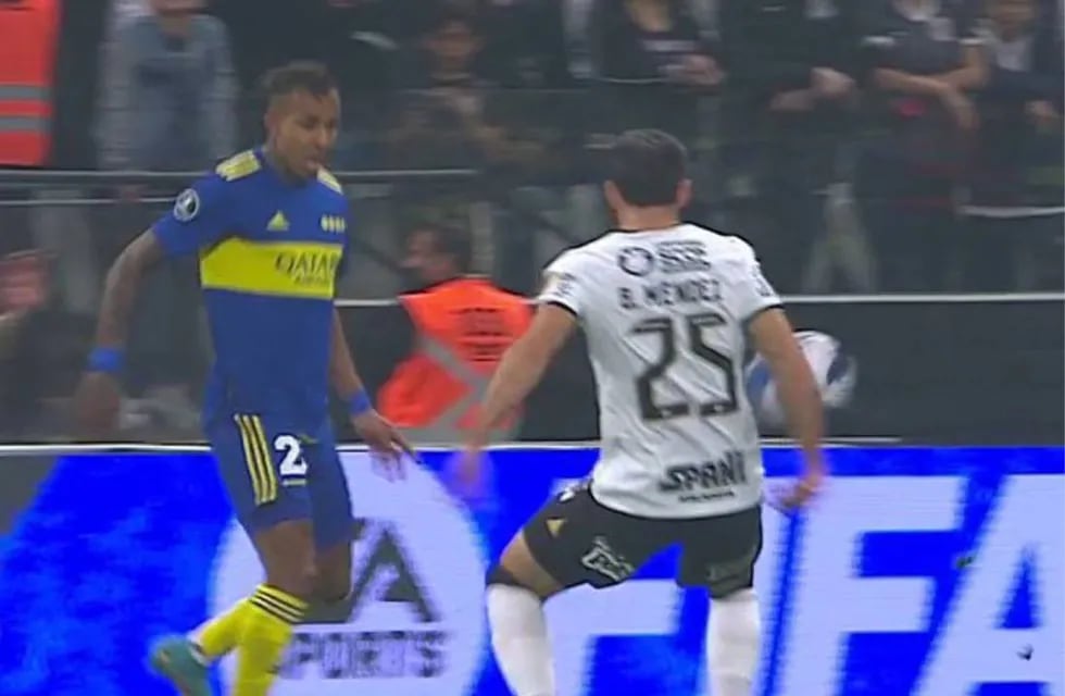 La mano que pidió Boca ante Corinthians (Captura de TV)