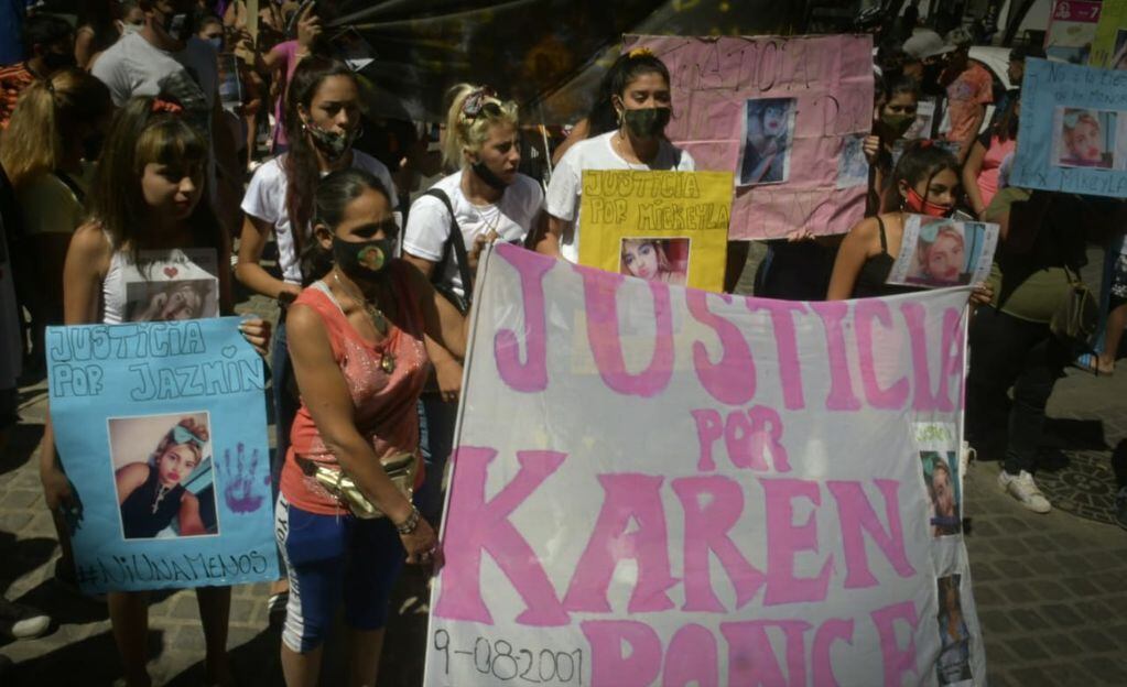 Marcha en el Centro por el crimen de Karen Ponce - 