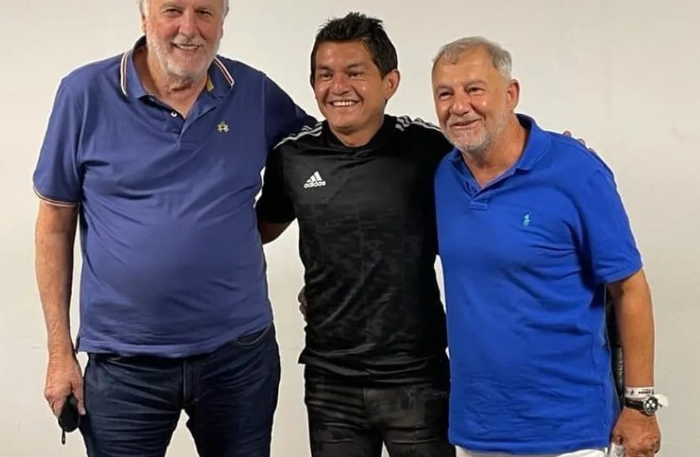 El Pulga Rodríguez firmó su vuelta a Colón y dio positivo de COVID-19.