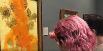 Militantes ecologistas arrojaron sopa sobre "Los girasoles" de Van Gogh en museo de Londres