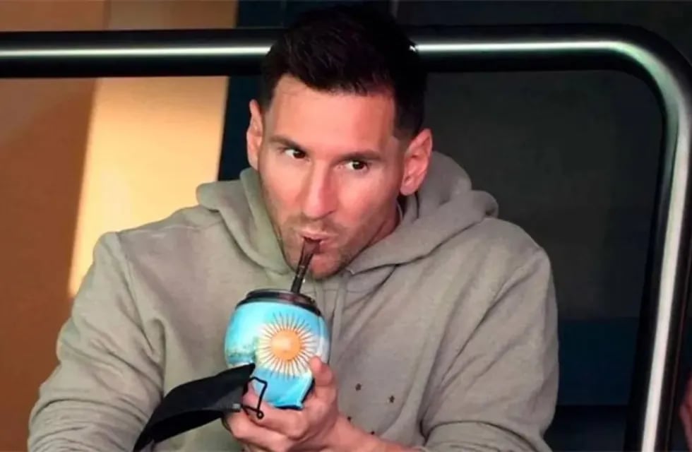 Para presentar la clásica bebida que acompaña a los argentinos en la vida diaria, dieron una referencia clara: “Messi toma esto todos los días”. Gentileza: TN.