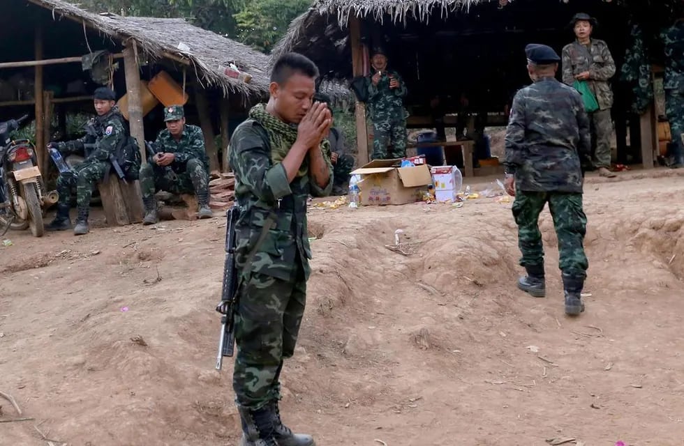 La Junta Militar de Birmania bombardeó un pueblo donde se inauguraba una nueva oficina de la resistencia contra el golpe de Estado.