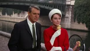 "Charada" (1963) de Stanley Donen con Cary Grant y Audrey Hepburn
