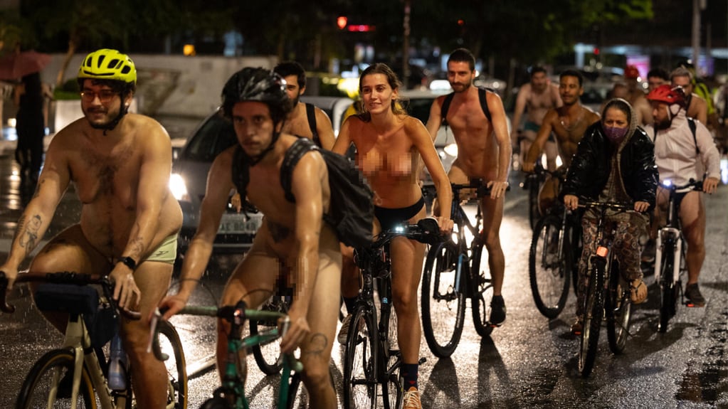 Todos respondieron al llamado de la Pedalada Pelada, la versión brasileña del movimiento mundial World Naked Bike - Foto EFE