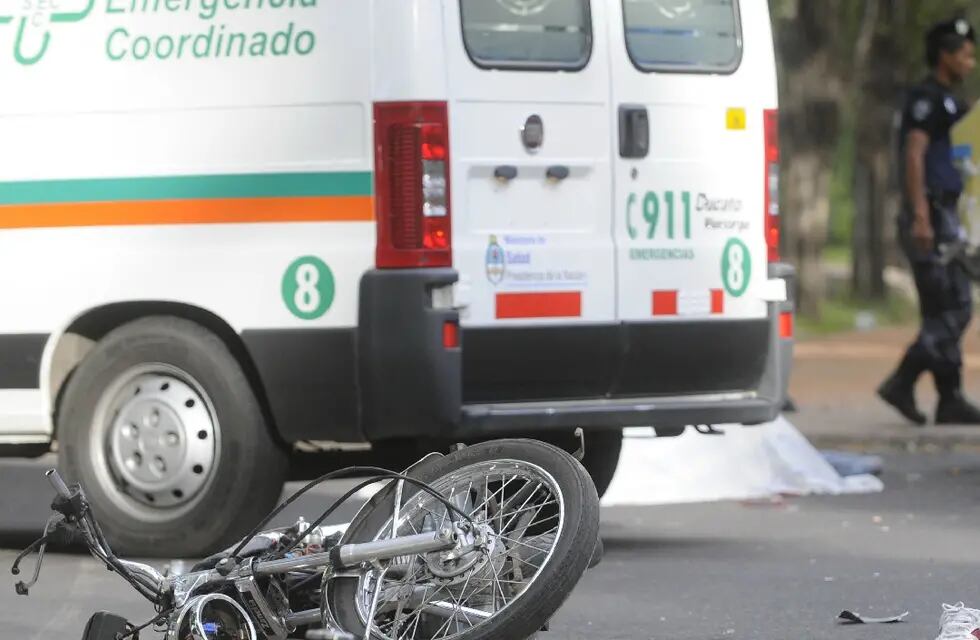 El hombre fue asistido por una ambulancia y luego fue trasladado al hospital Scaravelli. | Imagen ilustrativa / Los Andes