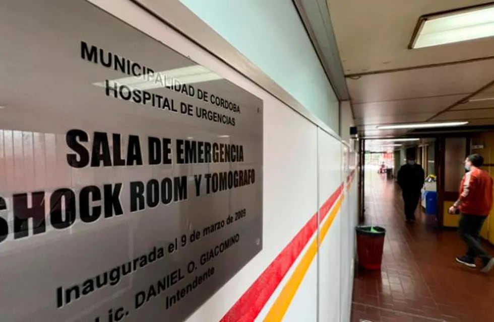 El joven está internado en el Hospital de Urgencias en grave estado. / Foto: Gentileza