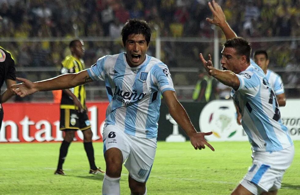 Racing aplastó al Deportivo Táchira en su regreso a la Libertadores