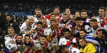 River se quedó con el Superclásico que el fútbol argentino dejó escapar. La Copa Libertadores más polémica y absurda significó la cuarta. 