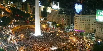 El tradicional monumento de Buenos Aires tendrá los colores del campeón en un operativo que involucra a ambos gobiernos.