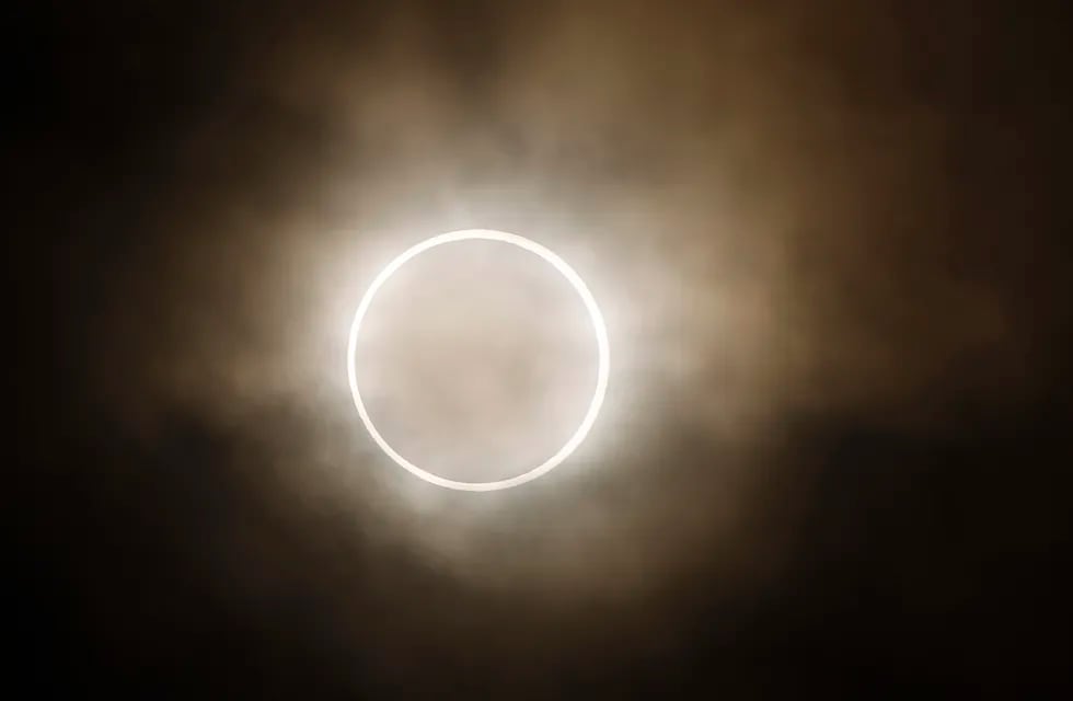 Previo a los eclipses que se podrán ver en Argentina, el mundo espera el eclipse solar total del 8 de abril (AP Foto/Shuji Kajiyama, Archivo)