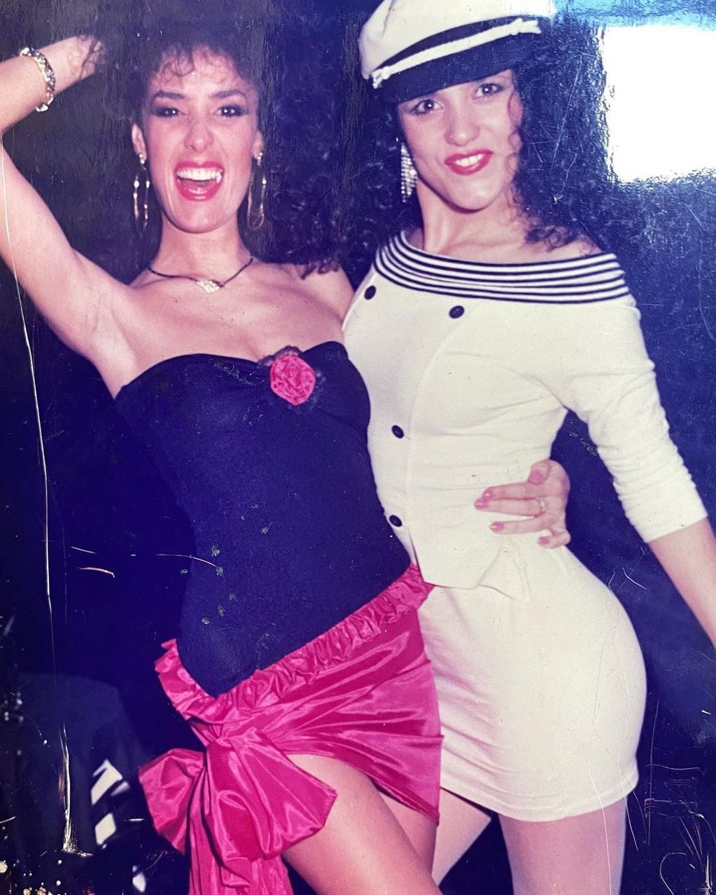 María Fernanda Callejón compartió una foto retro con su hermana Sandra