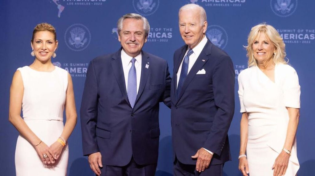 Alberto fue recibido por Joseph Biden y la primera dama estadounidense, Jill Biden. Foto: Web