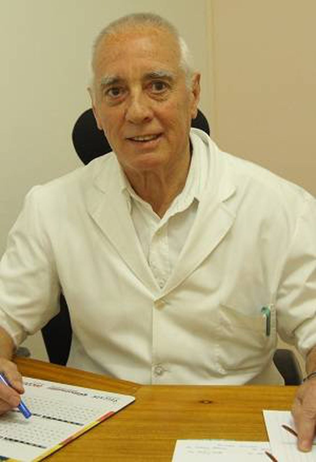Dr. Roberto Vallés