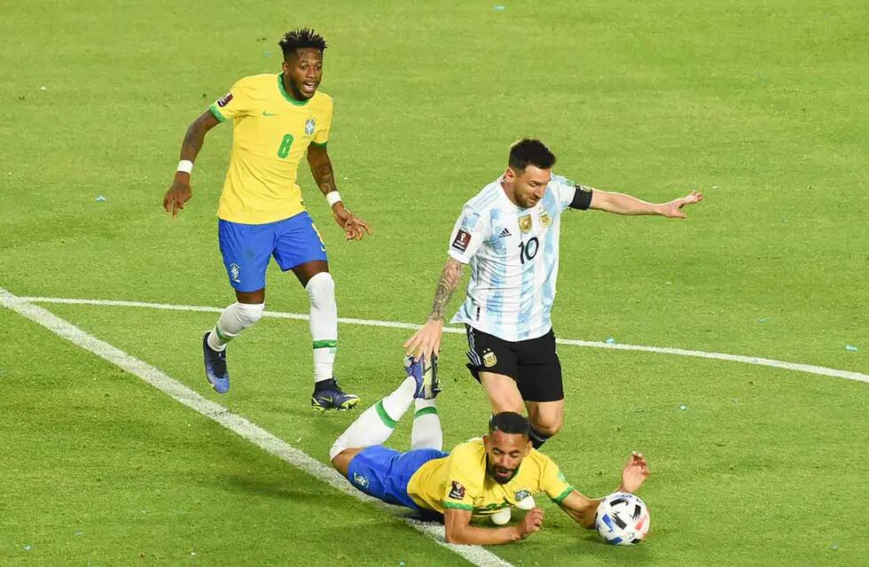 Argentina vs. Brasil, un duelo para alquilar balcones. / Los Andes.