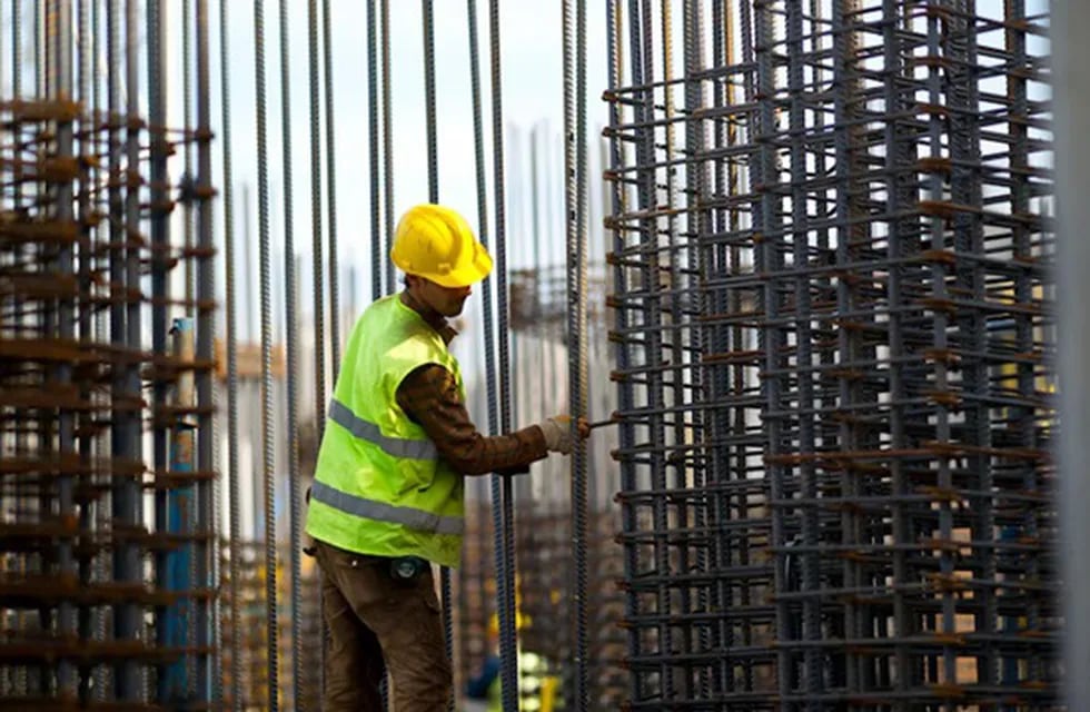La construcción cayó 3% en el país durante 2023.