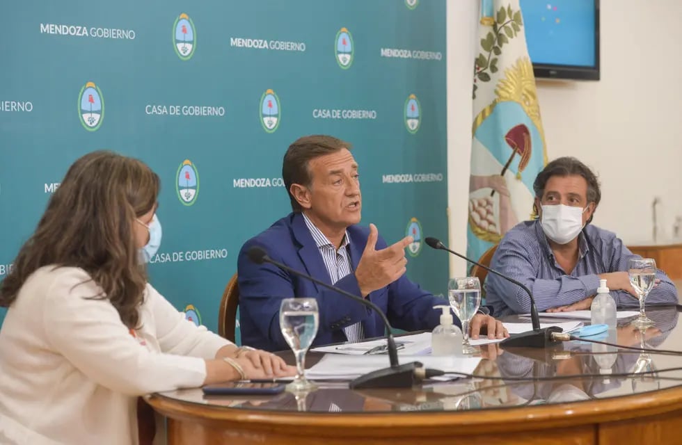 El gobernador Rodolfo Suárez hizo su propia interpretación del DNU nacional.