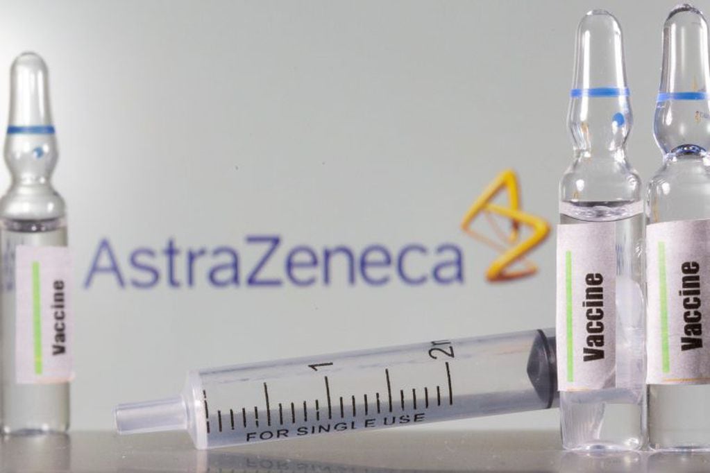 La vacuna de Oxford/AstraZeneca puede llegar al 90% al colocar media dosis y luego una completa al mes