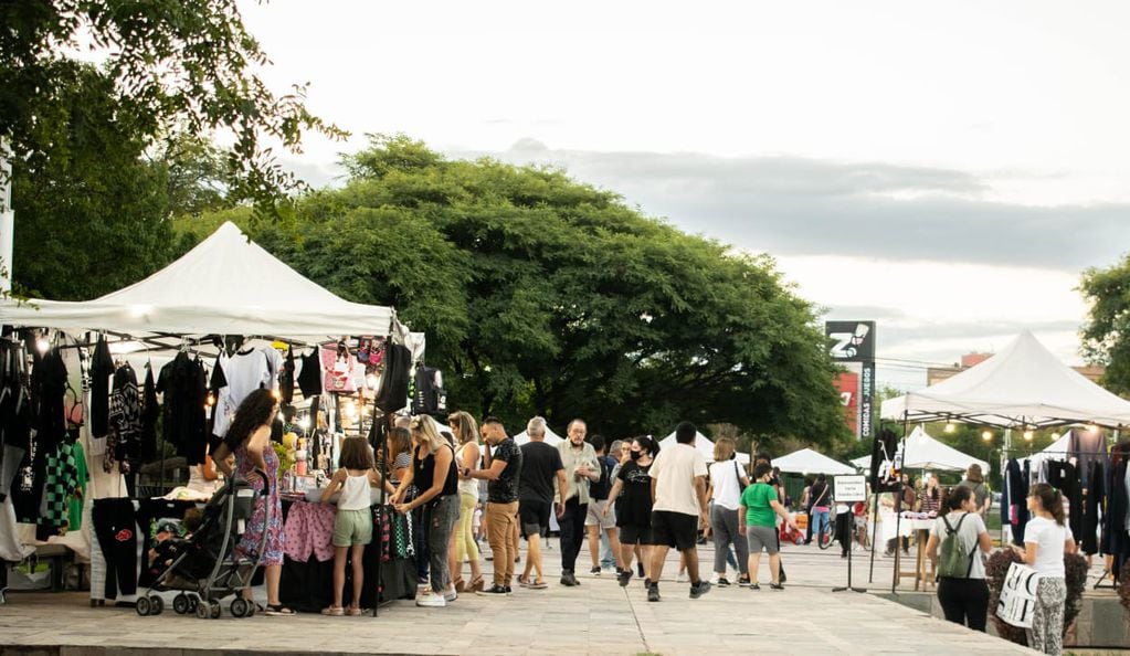 Vuelve la feria de diseño al aire libre de artesanos y emprendedores en la antesala a la primavera. Foto: Feria de Diseño Libre.