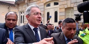 Dictan prisión preventiva al ex presidente de Colombia, Álvaro Uribe