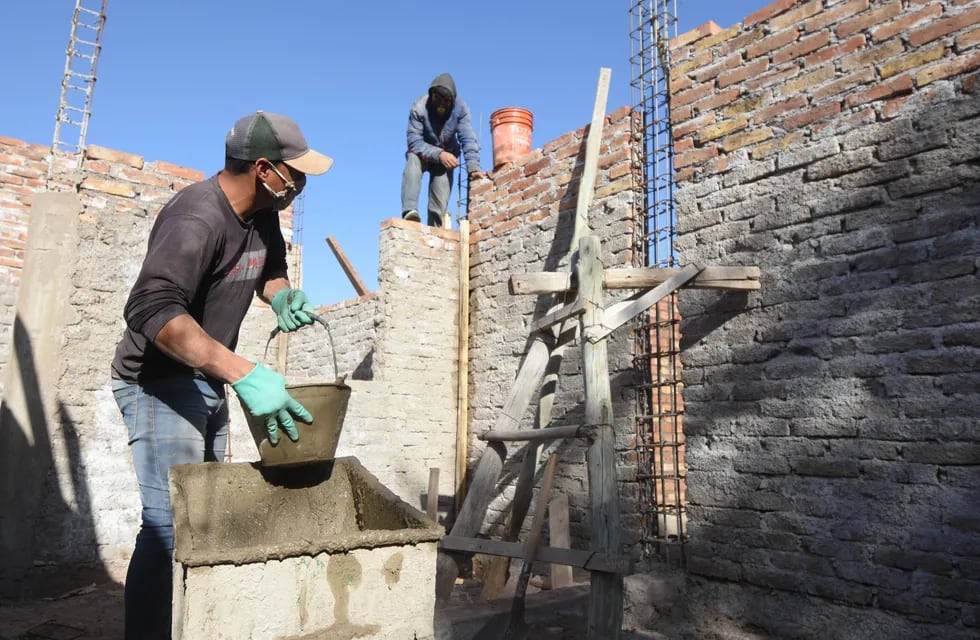 El costo por metro cuadrado aumentó un 51,36% en el último año. Construir una vivienda “de mediana calidad”, puede superar los $14 millones. 
 Foto José Gutierrez / Los Andes