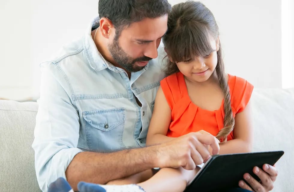 Educación digital familiar: integrar la educación tecnológica en los hábitos saludables. (Imagen ilustrativa: MediosxMedios / iStock)