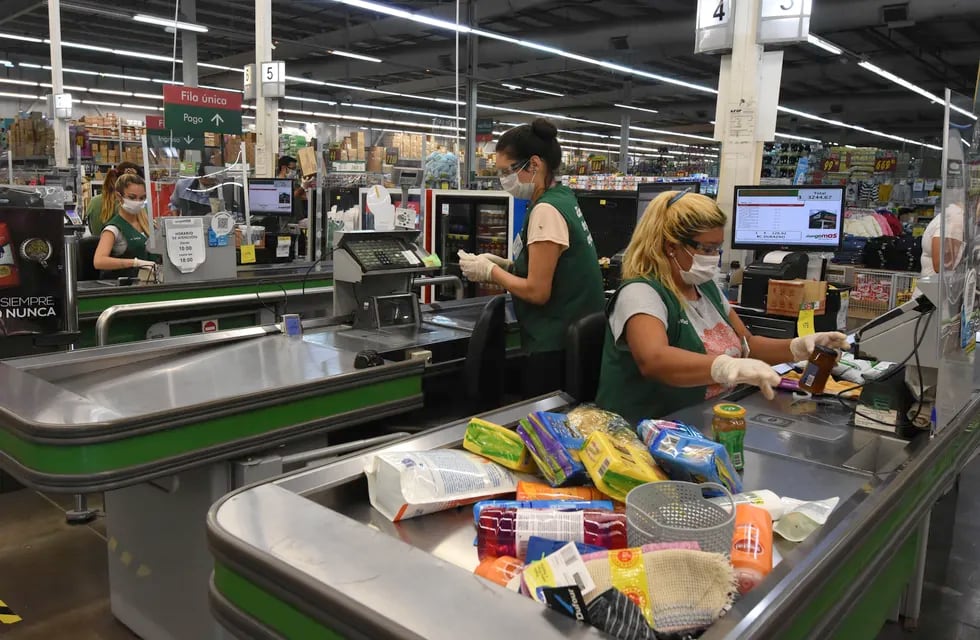 Las ventas disminuyeron en el 60,5% de los supermercados. Foto: Mariana Villa / Los Andes