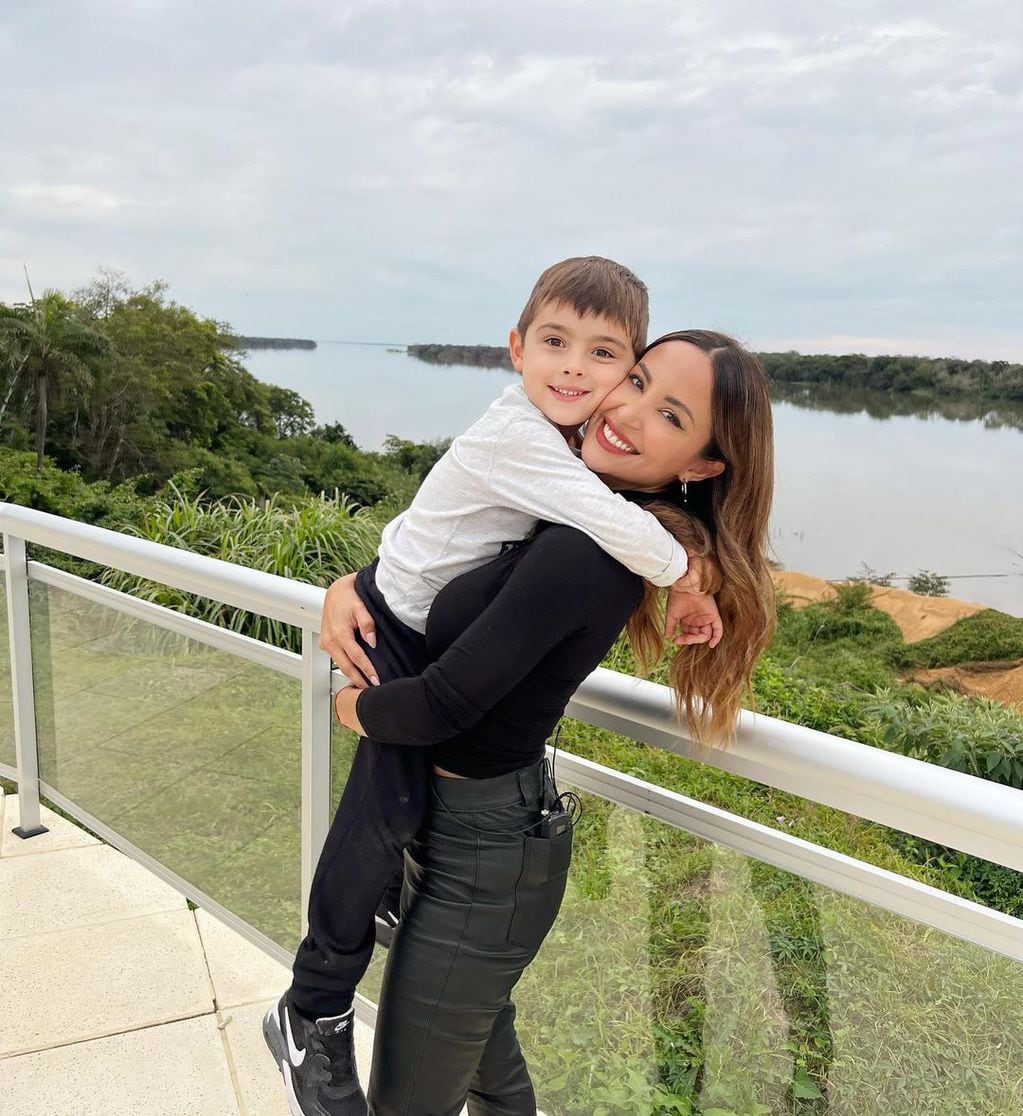 Lourdes disfrutó de un viaje por Corrientes con su hijo