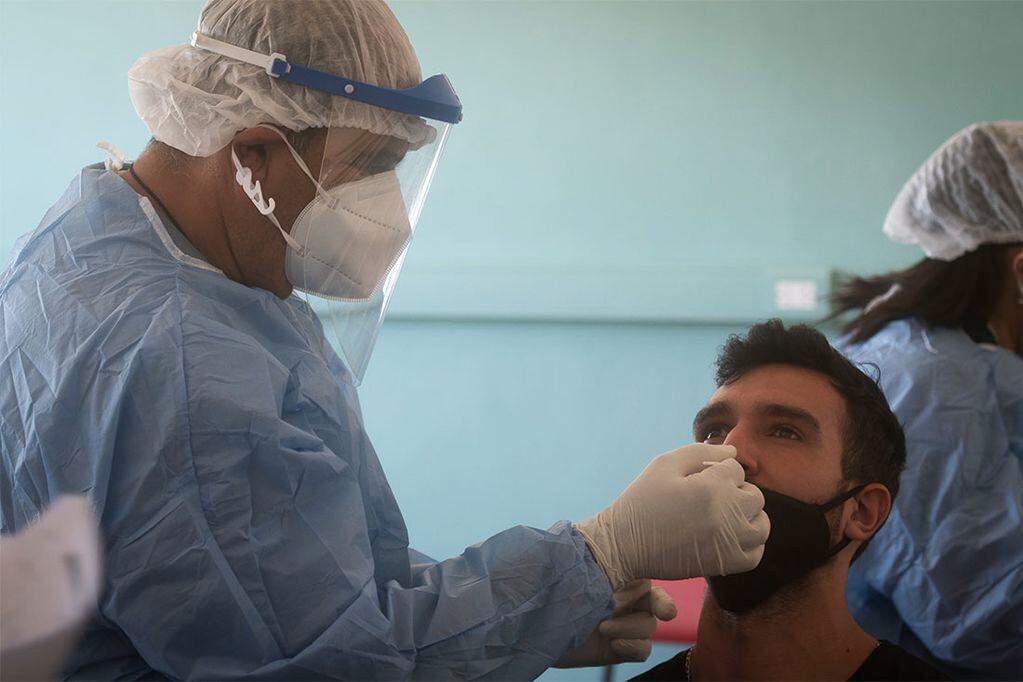 Pacientes reconocen haber estado enfermos y que se los diagnosticó como una “gripe común” sin haber sido hisopados. Foto: Ignacio Blanco / Los Andes