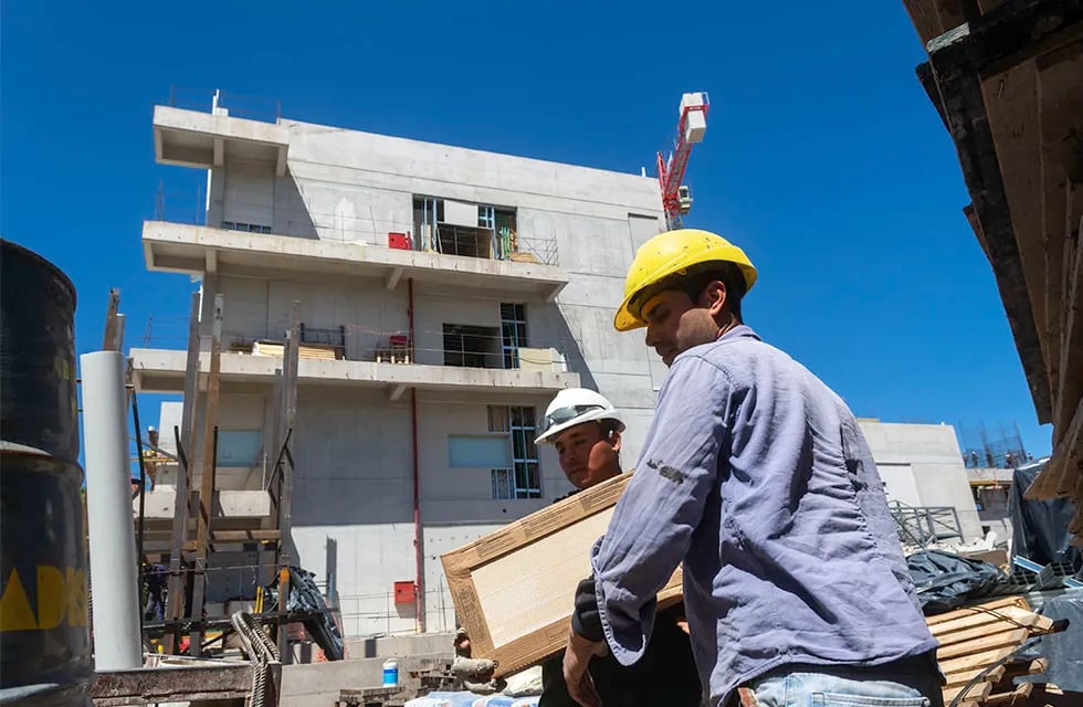 La construcción es uno de los vectores de crecimiento en varios departamentos. 
Foto: Ignacio Blanco /  Los Andes