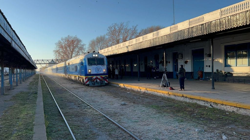 Un recorrido por las vías que traerá el tren de pasajeros a Mendoza: estos son los trabajos a terminar. Foto: Gentileza Pablo Anglat.