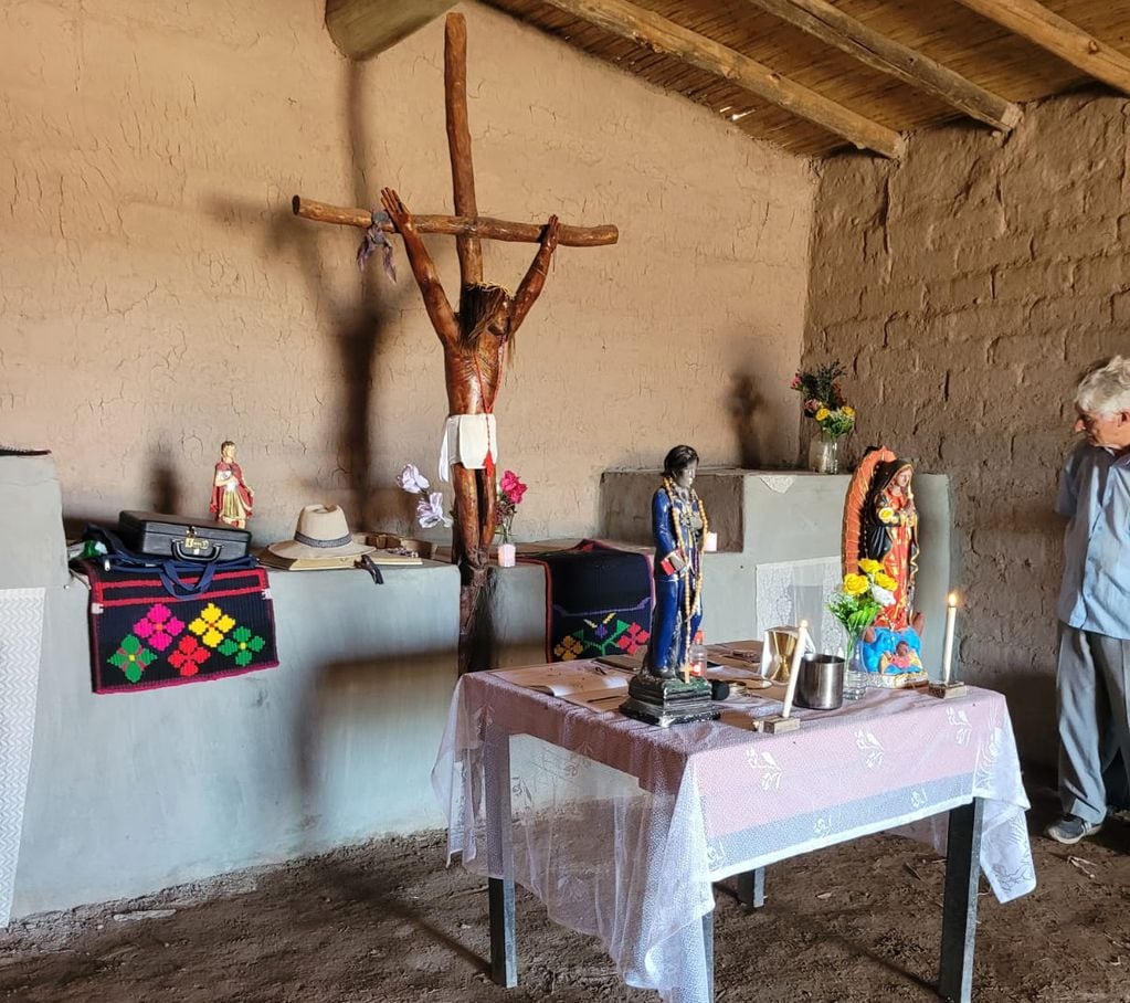 El Centro Espiritual Huarpe dedicado al Cristo de la Peste, en las Lagunas del Rosario de Guanacache, en Lavalle.