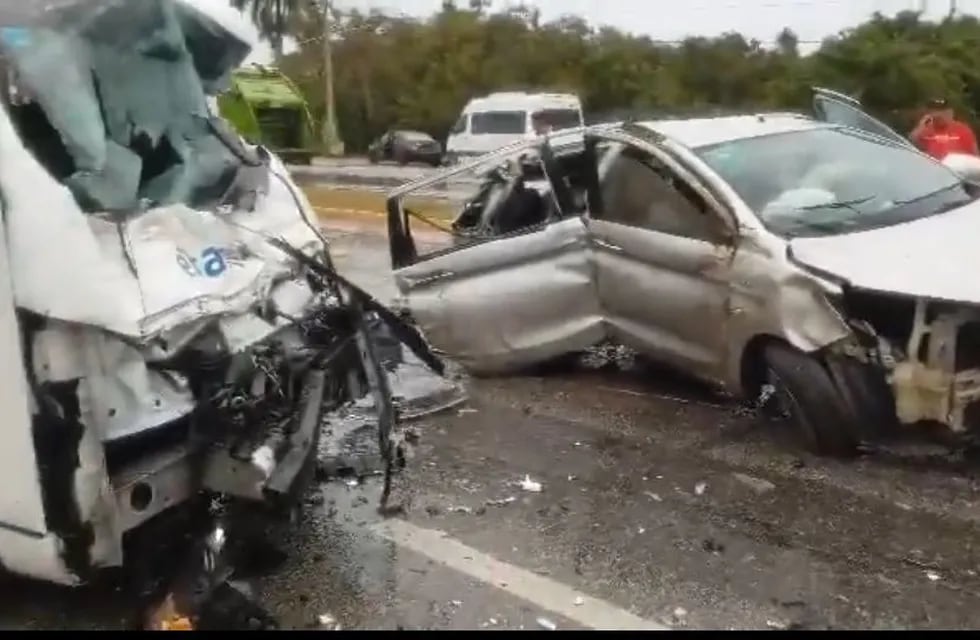 Cinco turistas argentinos y un mexicano fallecieron tras un violento accidente en Quintana Roo. X