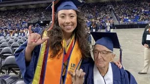 Historia de vida: un abuelo de 87 años y su nieta se recibieron juntos de la universidad