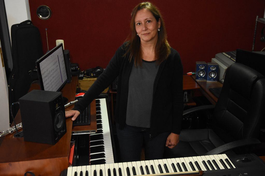 Adriana Figueroa Mañas: del swing del piano a la fuerte batucada